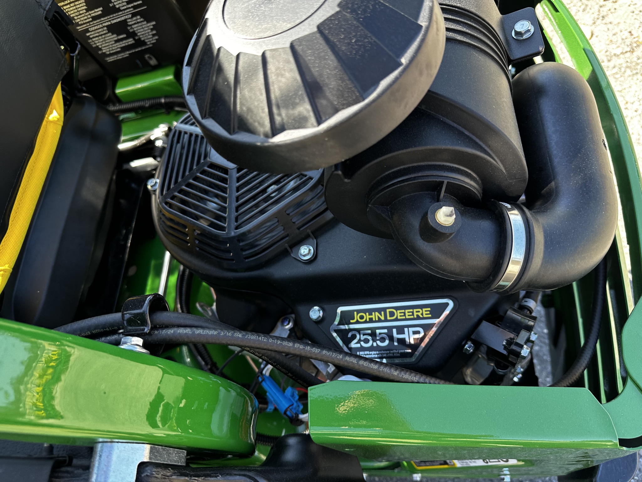 2025 John Deere Z930M Image 6