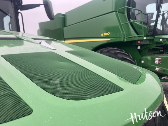 Photo of 2024 John Deere 8R 370