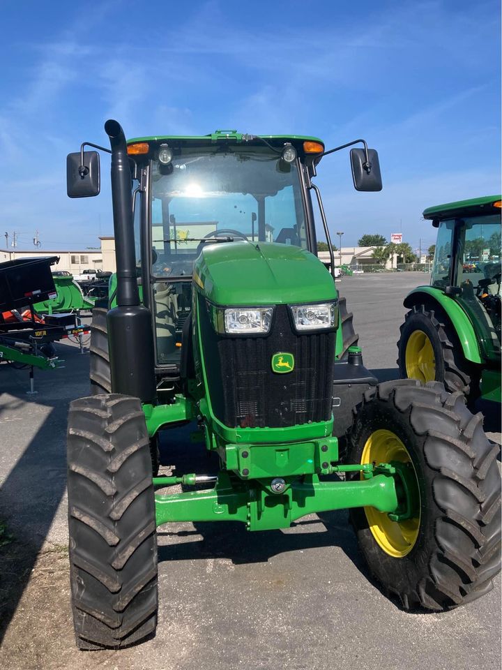 2025 John Deere 6120E Image 7