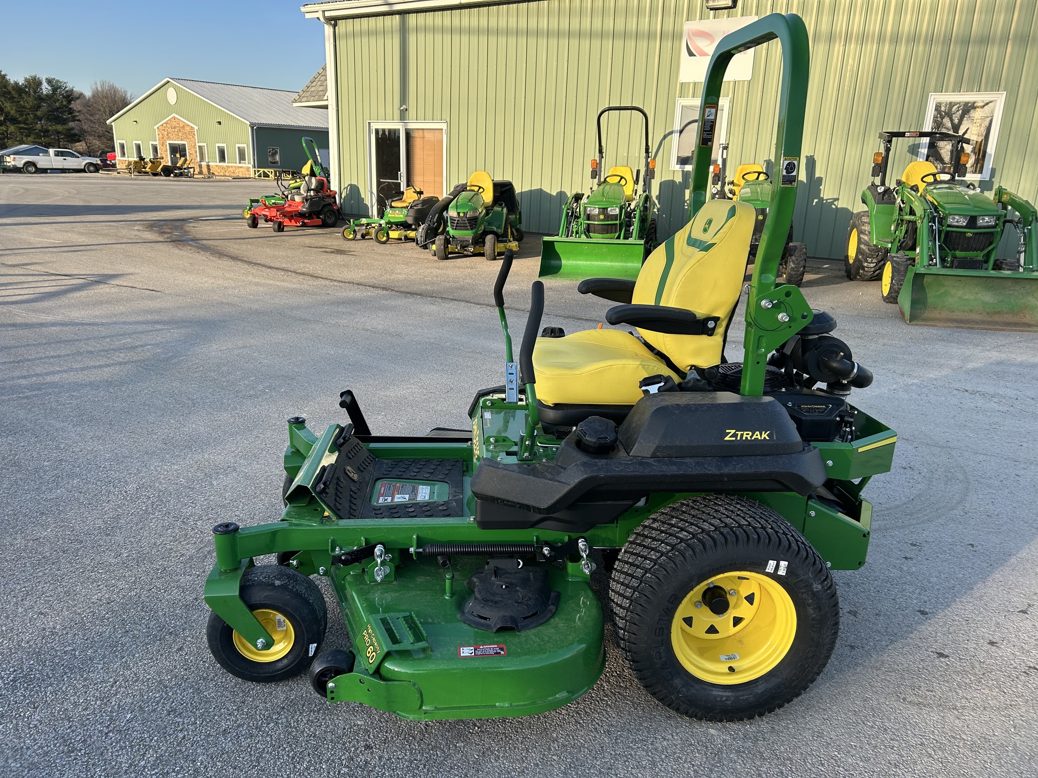 2024 John Deere Z760R Image 2