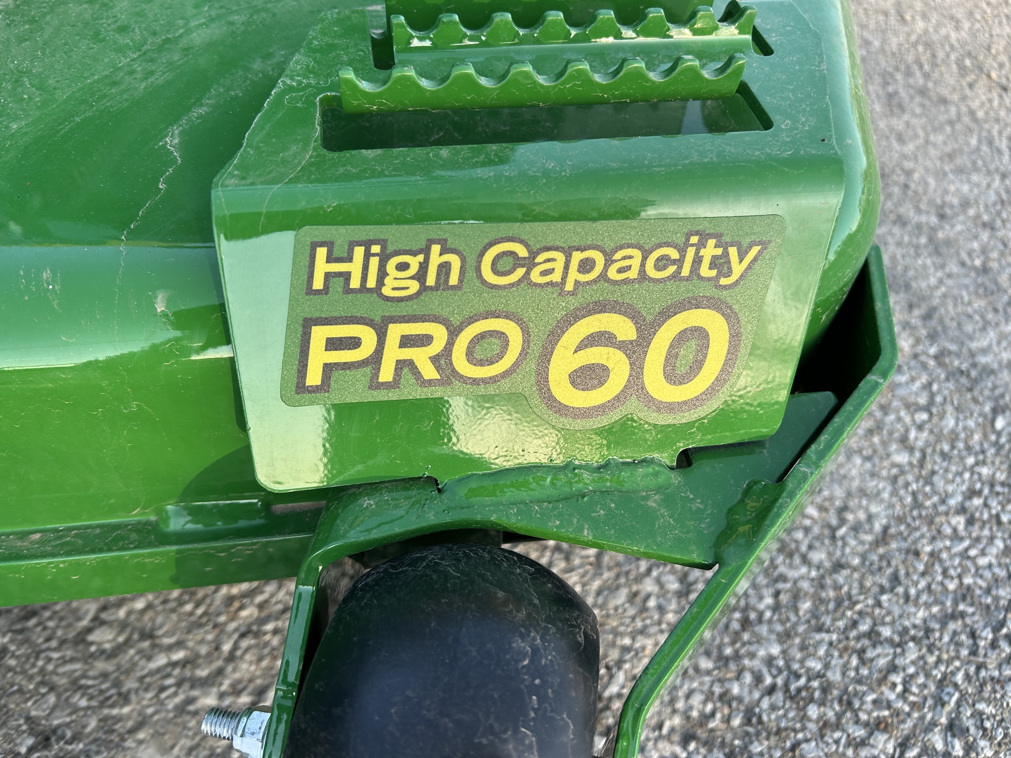 2024 John Deere Z760R Image 9