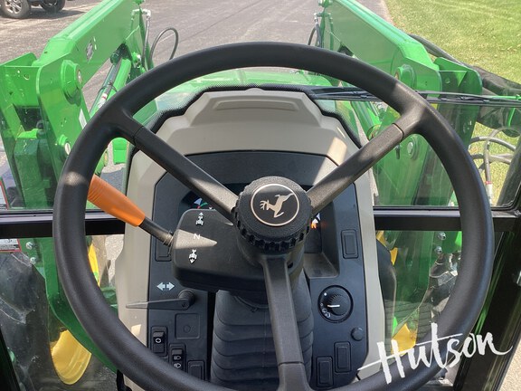 Photo of 2024 John Deere 5067E