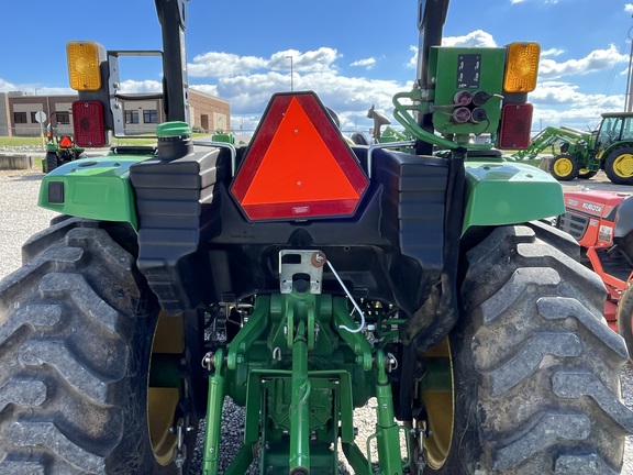 2021 John Deere 4052M