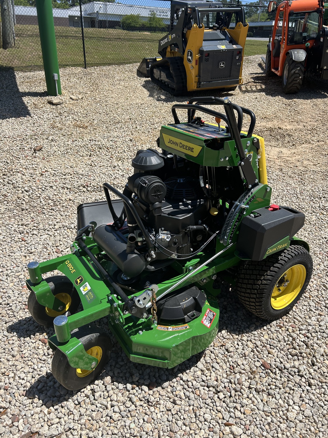 2025 John Deere Q810E Image 1