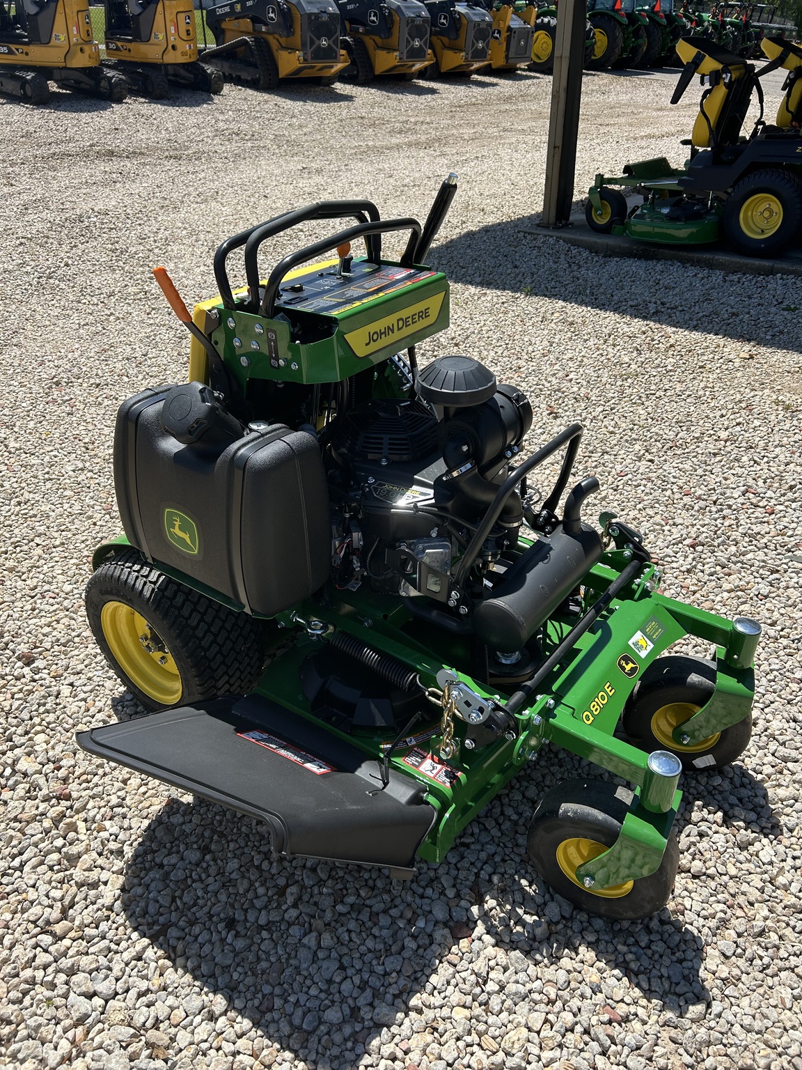 2025 John Deere Q810E Image 3