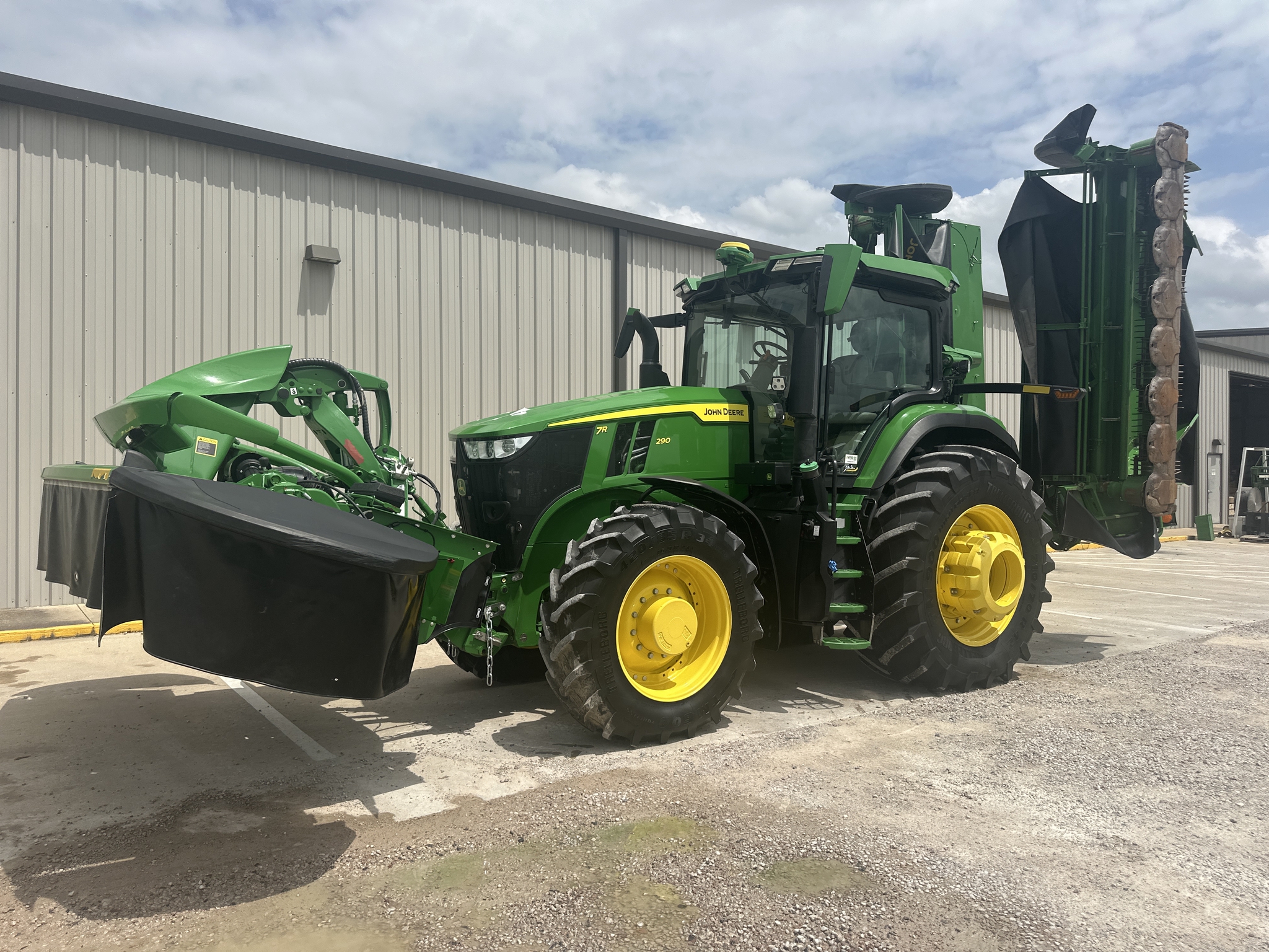 2023 John Deere 7R 290 Image 2