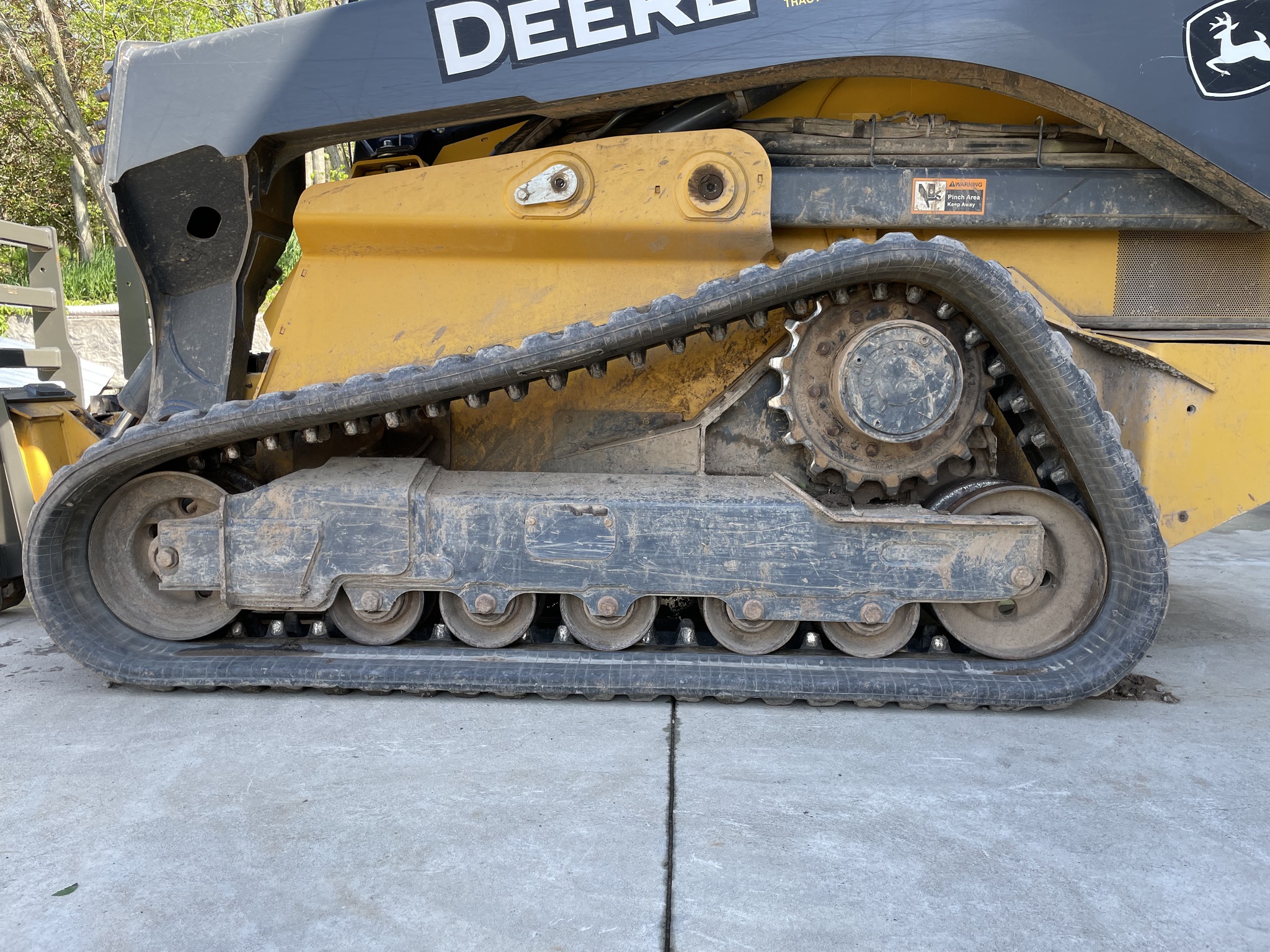 2019 John Deere 333G Image 10