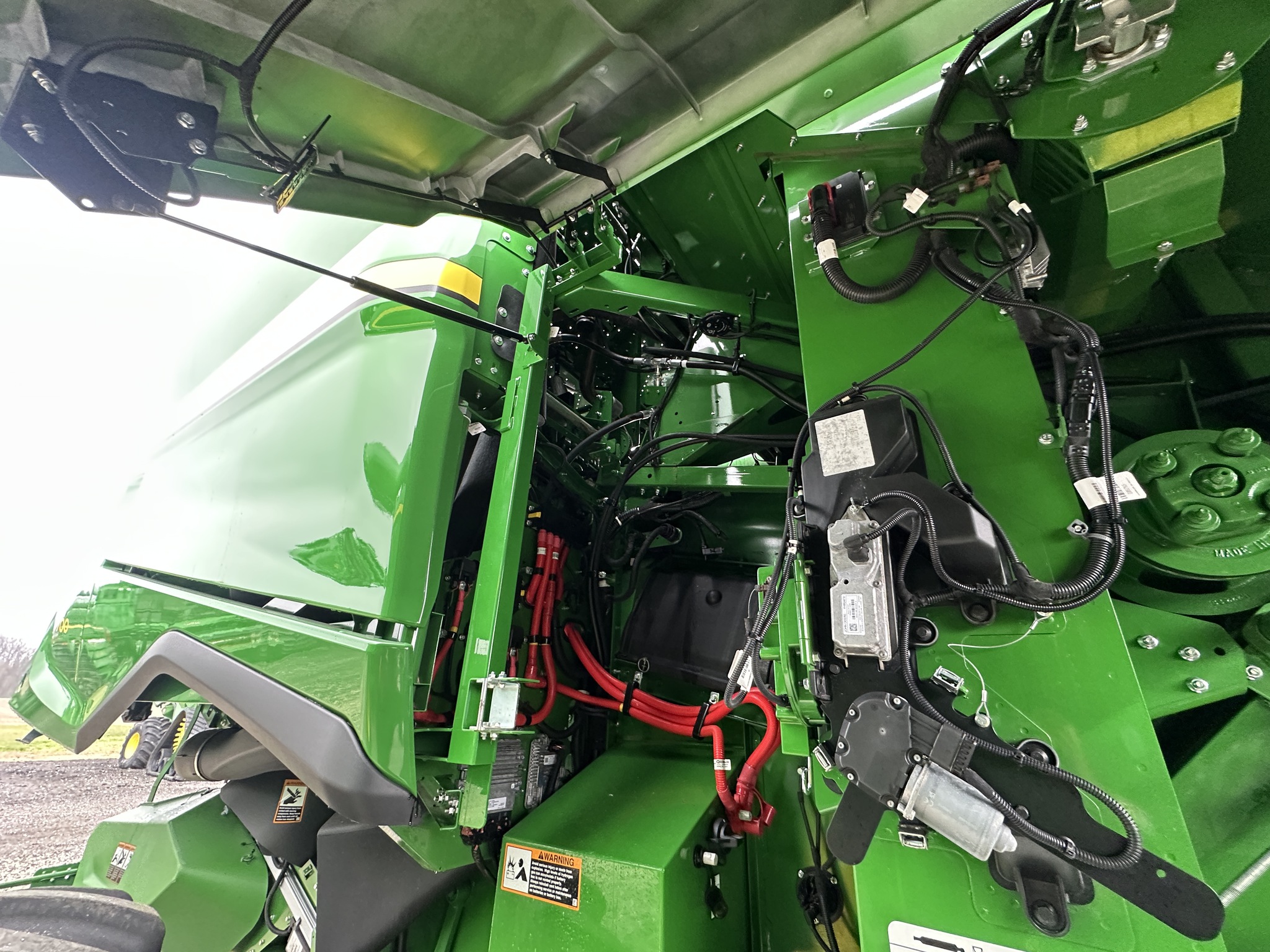 2025 John Deere S7 700 Image 17