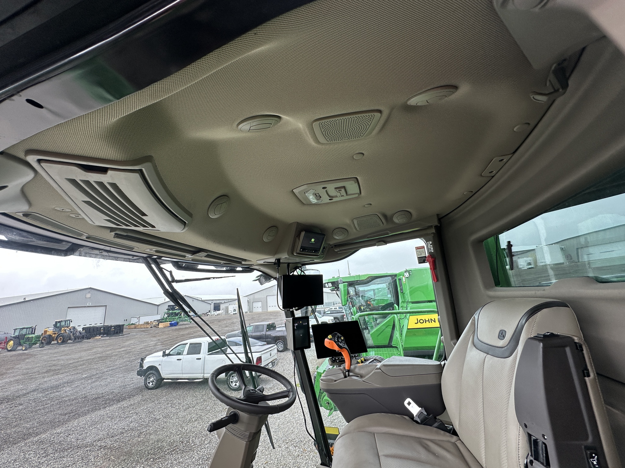 2025 John Deere S7 700 Image 24