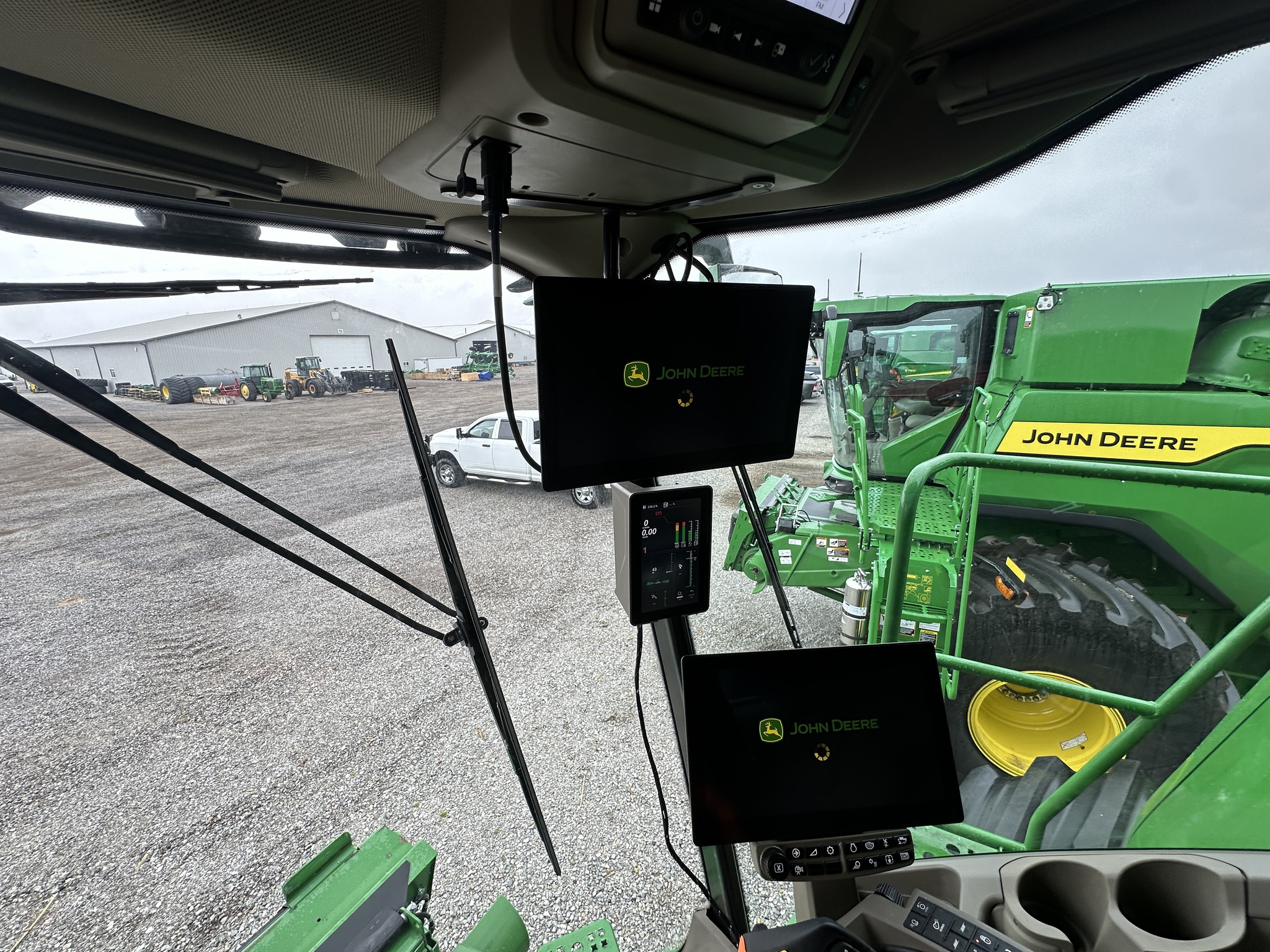 2025 John Deere S7 700 Image 26