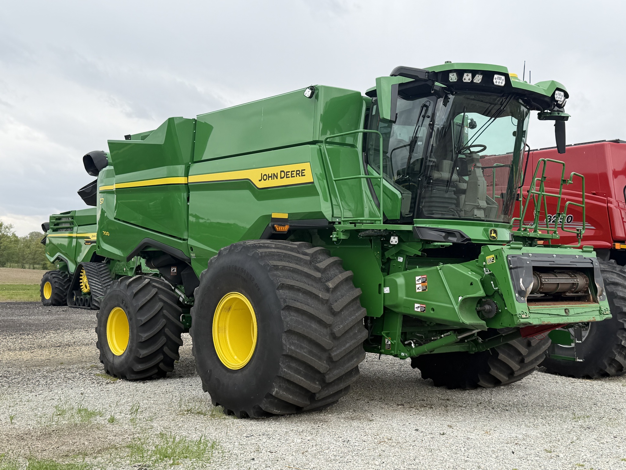 2025 John Deere S7 700 Image 2