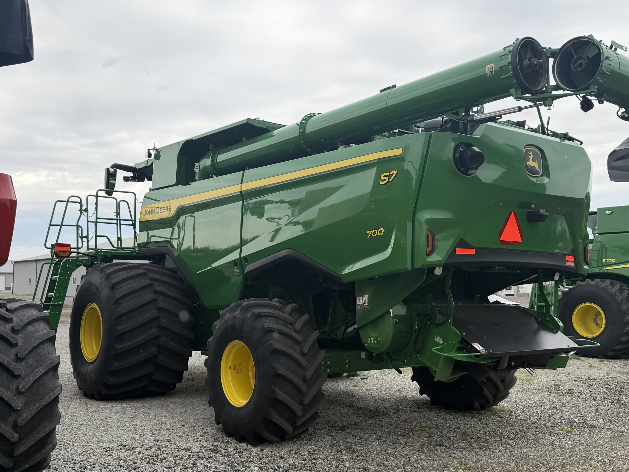 2025 John Deere S7 700 Image 5