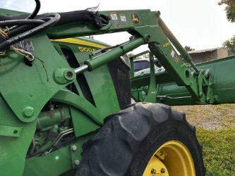 2014 John Deere 5100E Image 17
