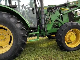 2014 John Deere 5100E Image 18