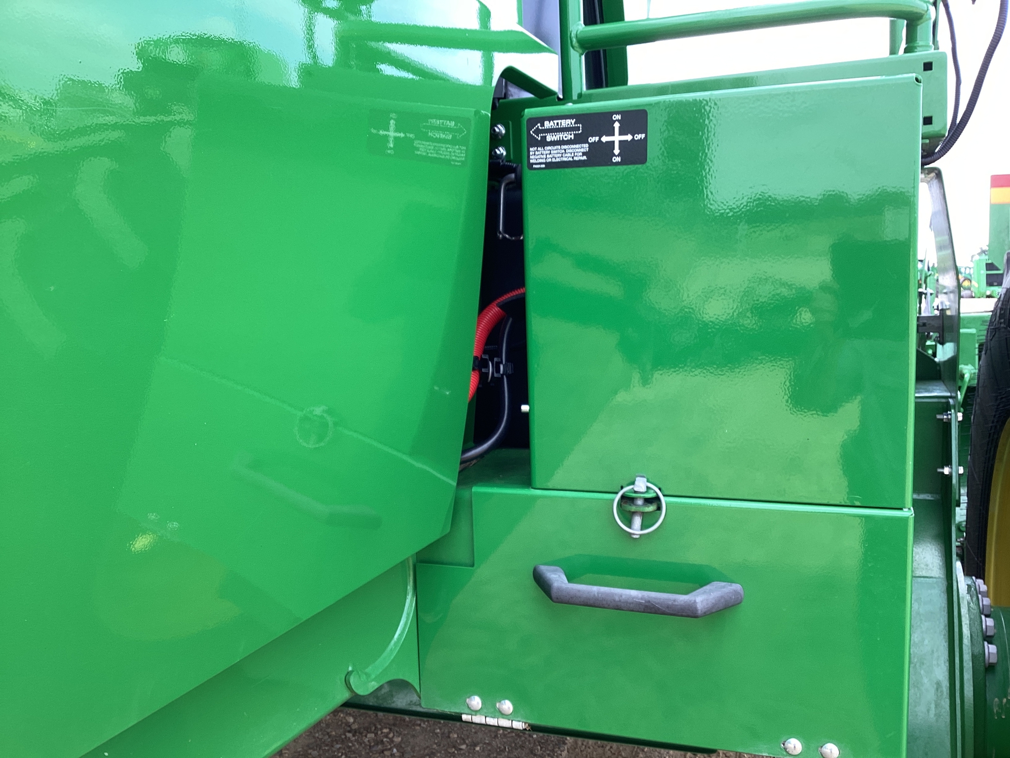 2023 John Deere W235R Image 30