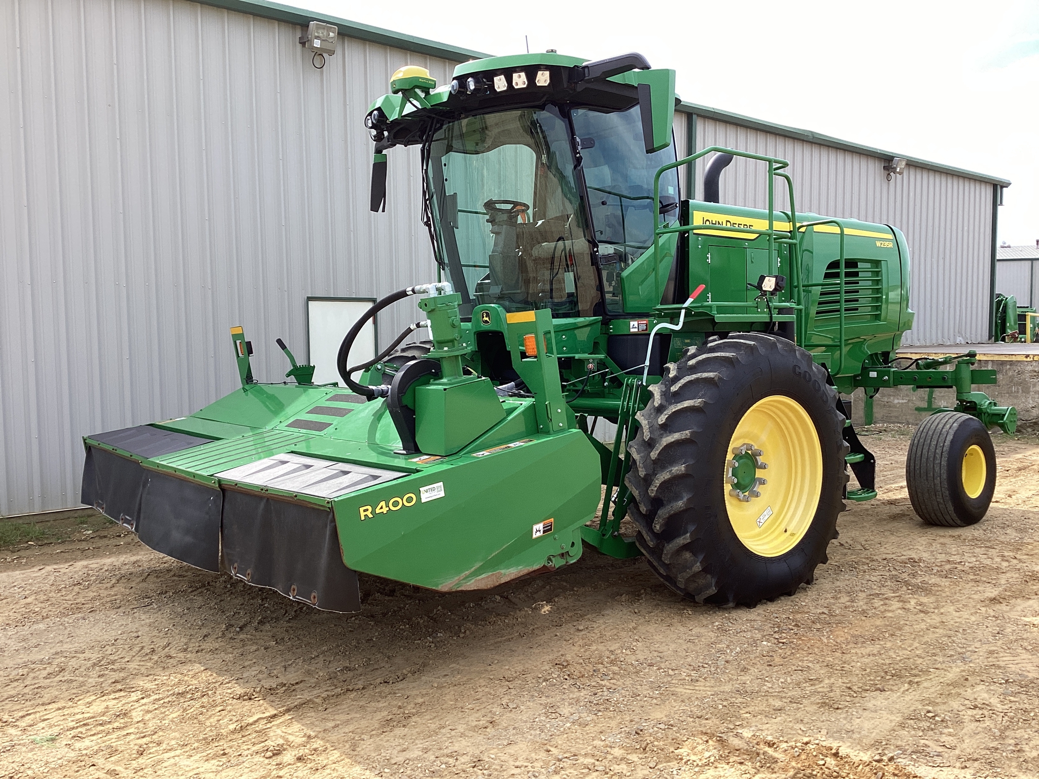 2023 John Deere W235R Image 2