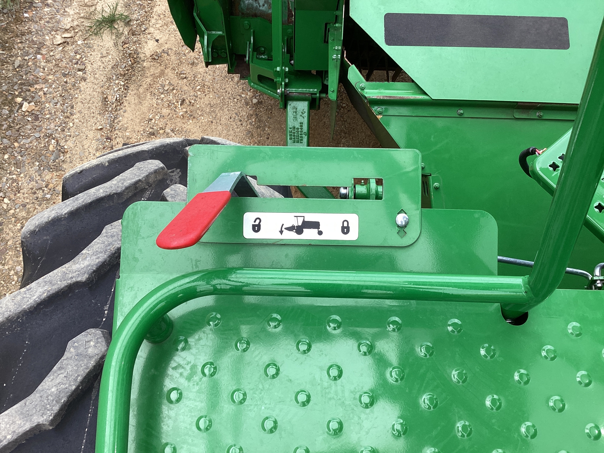 2023 John Deere W235R Image 40