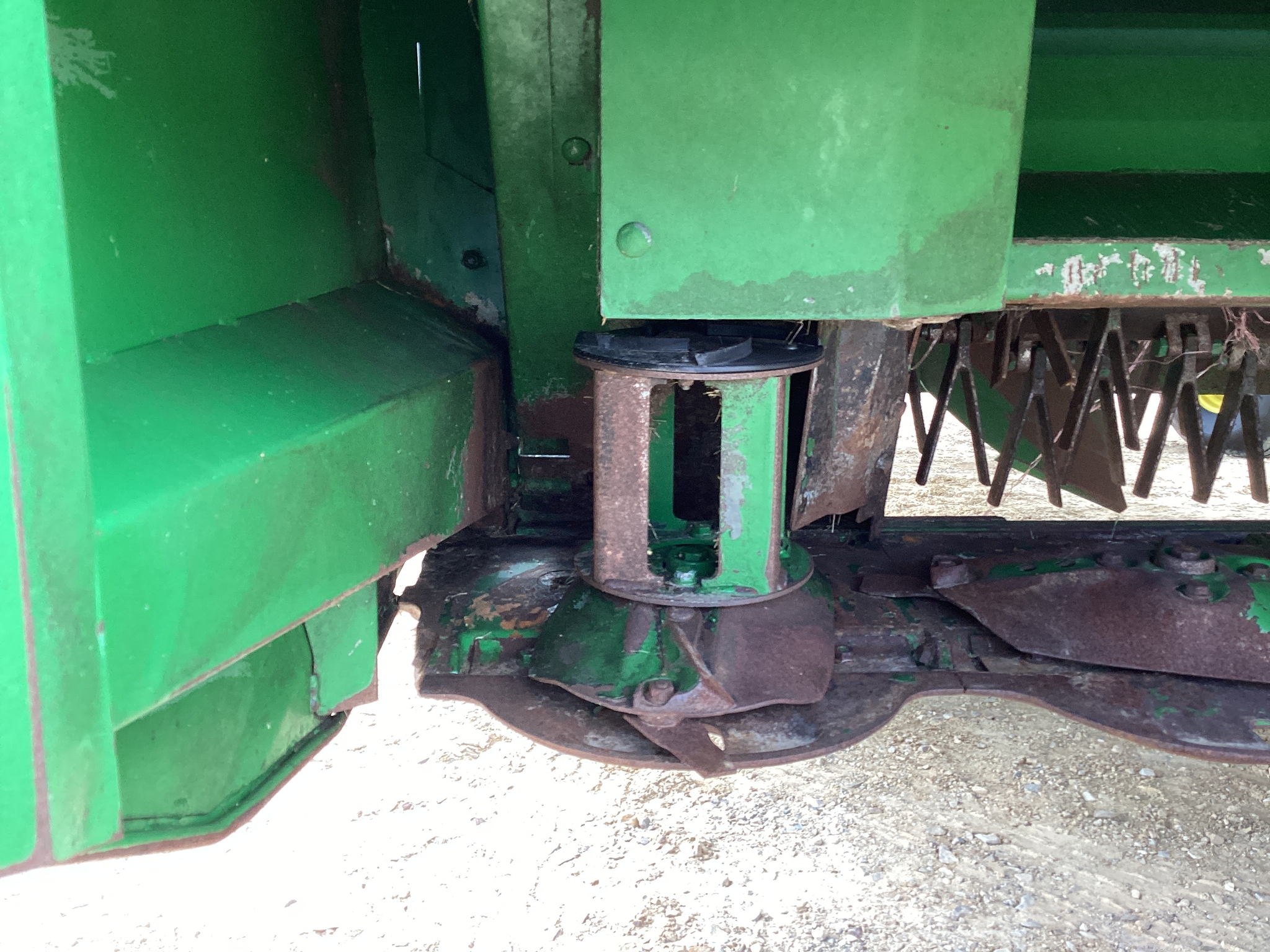 2023 John Deere W235R Image 38