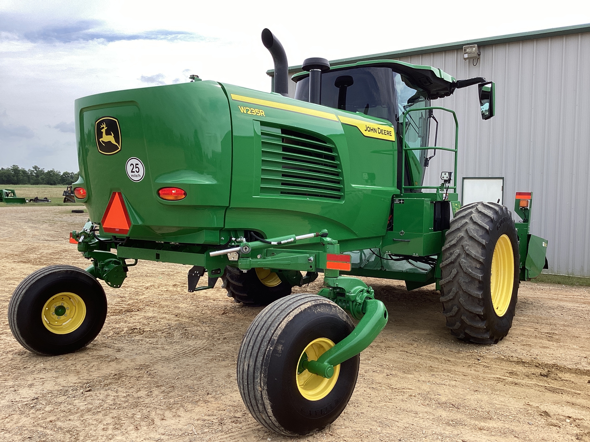 2023 John Deere W235R Image 11