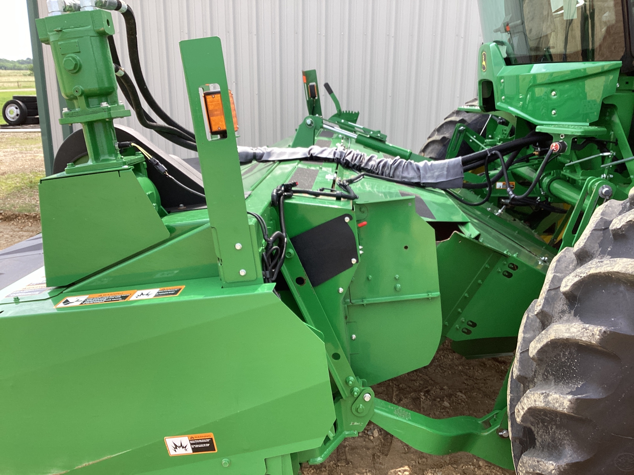 2023 John Deere W235R Image 29