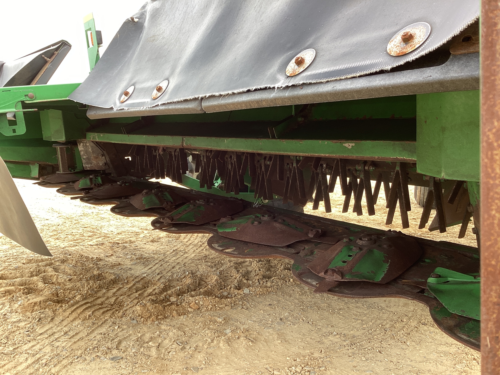 2023 John Deere W235R Image 31