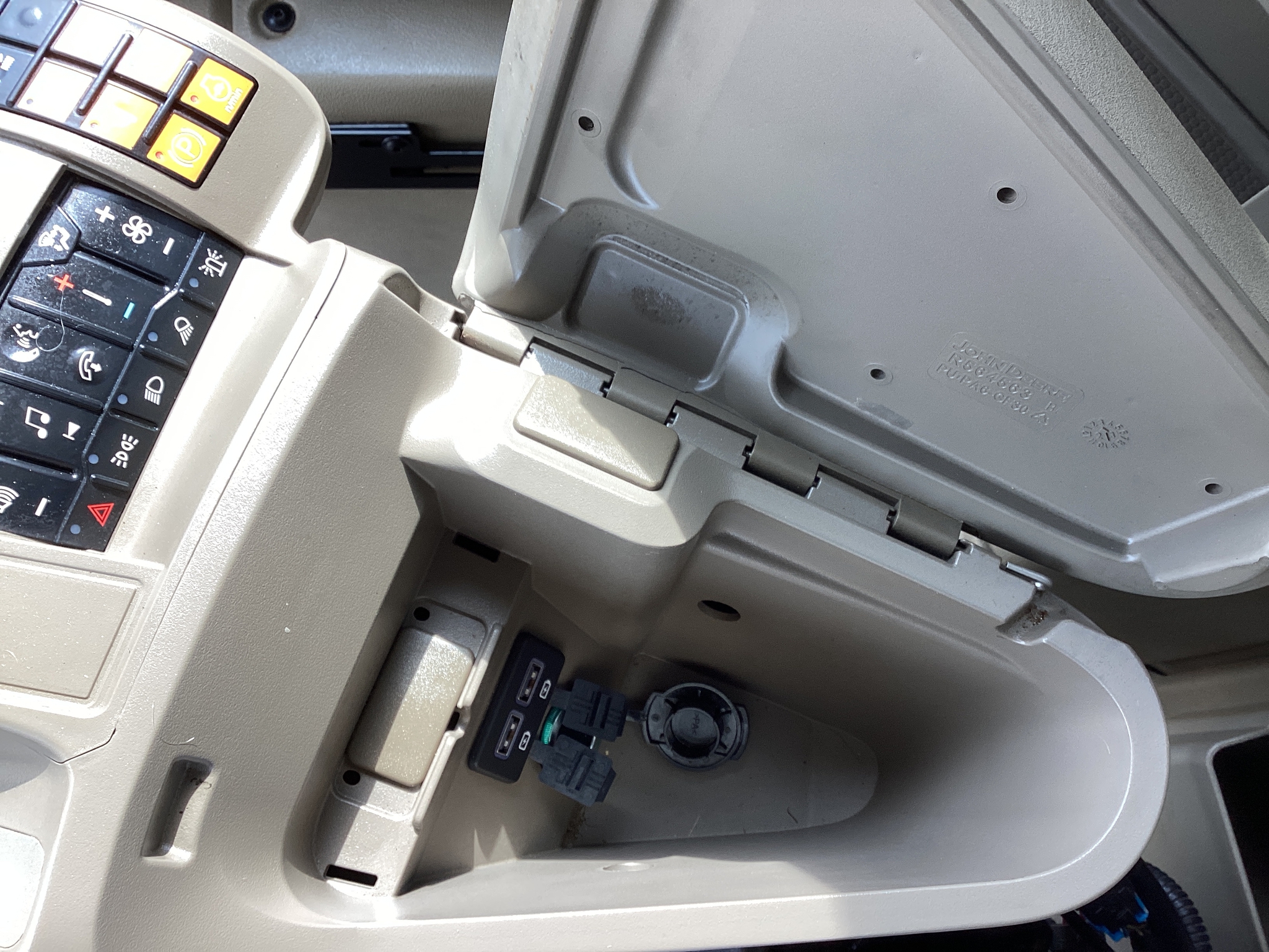 2023 John Deere W235R Image 20