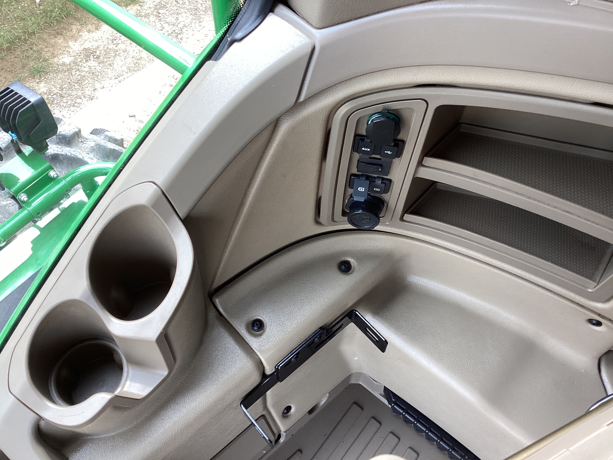 2023 John Deere W235R Image 22