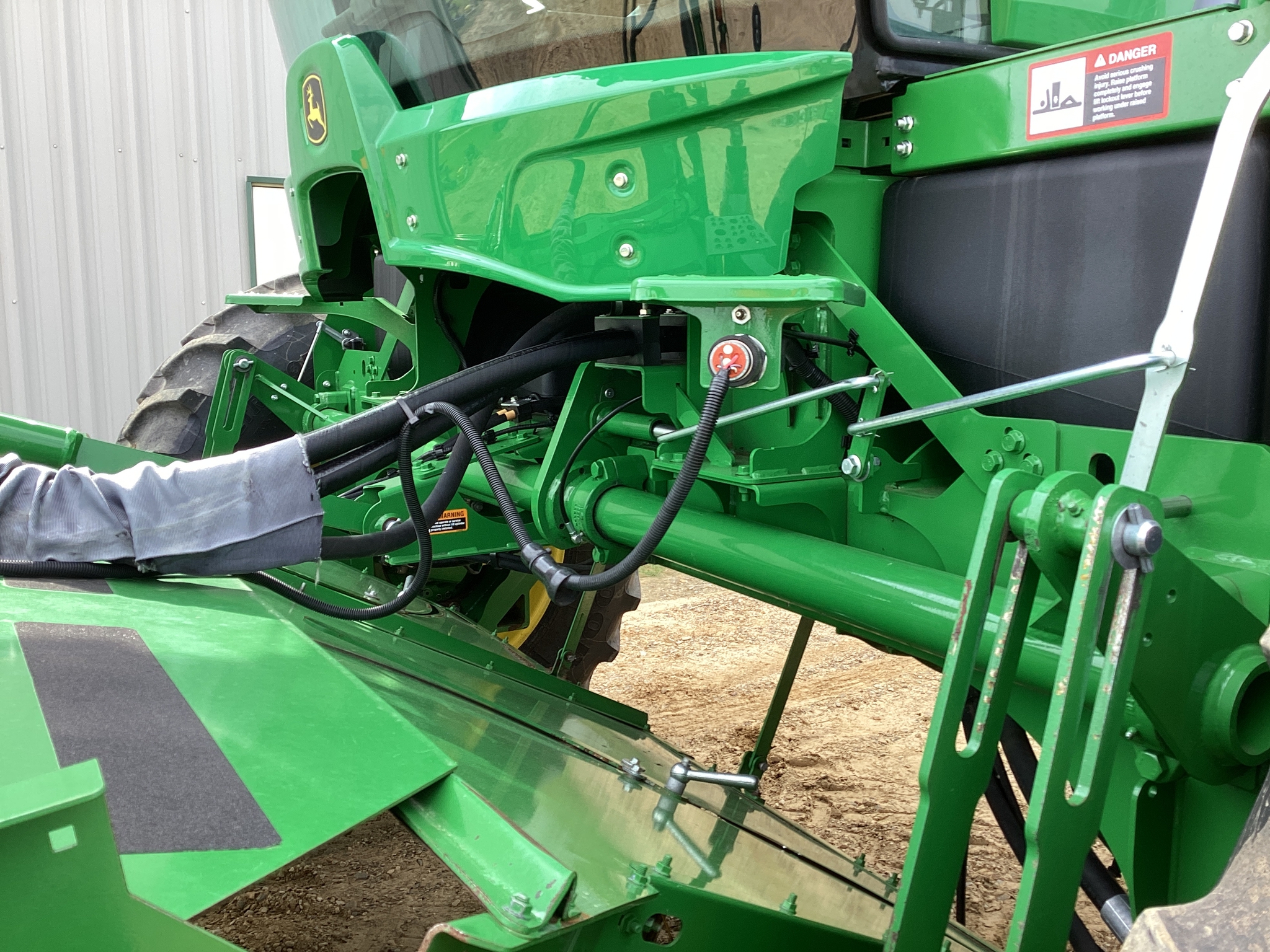 2023 John Deere W235R Image 26