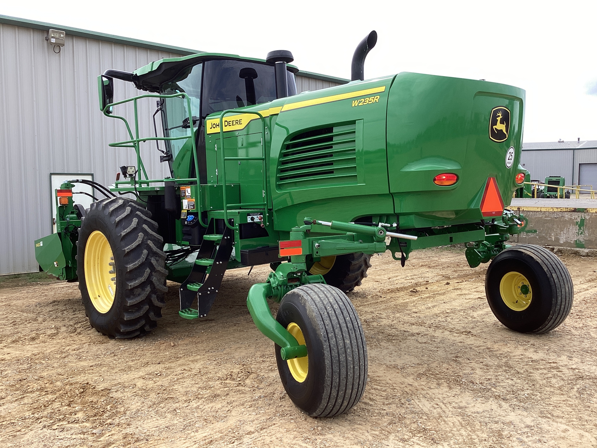 2023 John Deere W235R Image 9