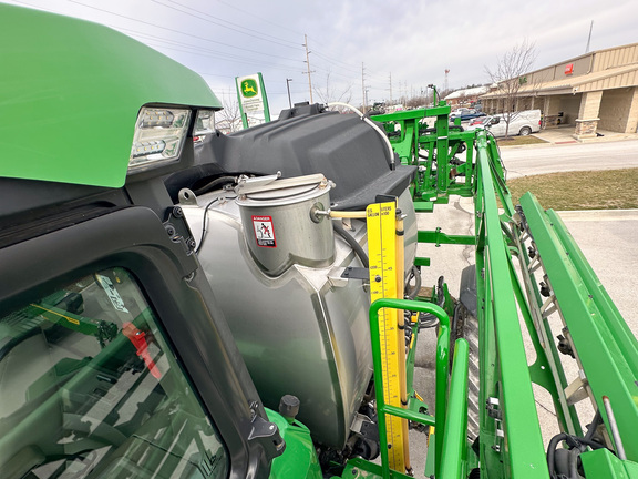 2025 John-Deere 412R