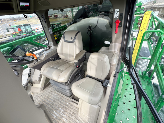 2025 John-Deere 412R