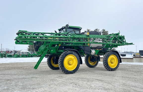 2025 John-Deere 412R