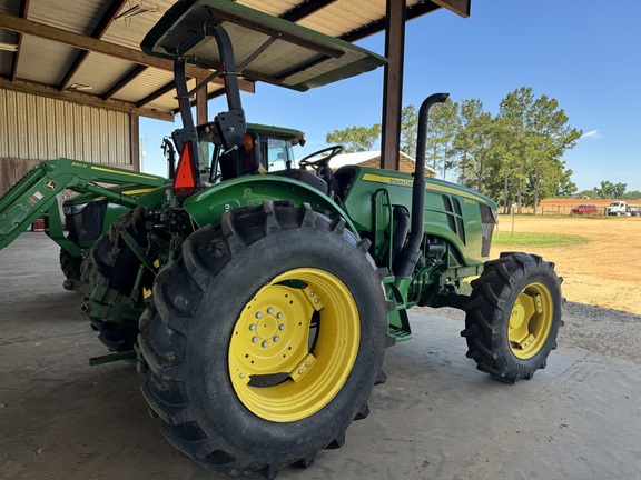 2016 John Deere 5100E
