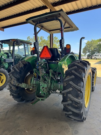 2016 John Deere 5100E