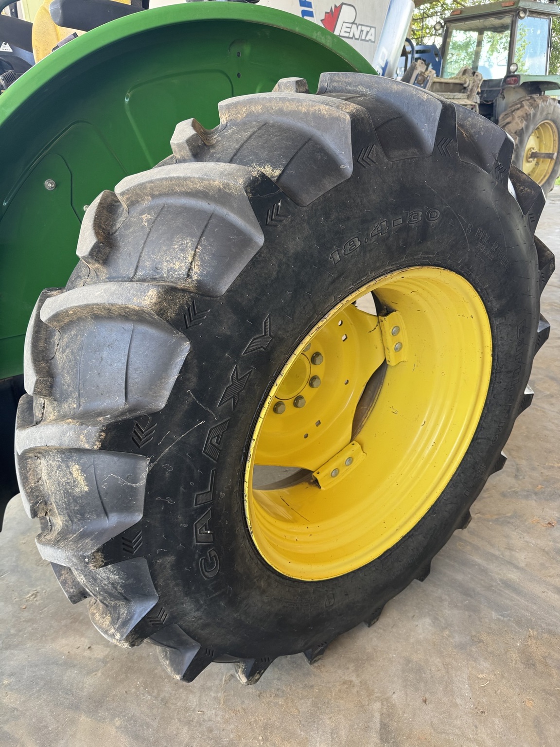 2016 John Deere 5100E Image 16
