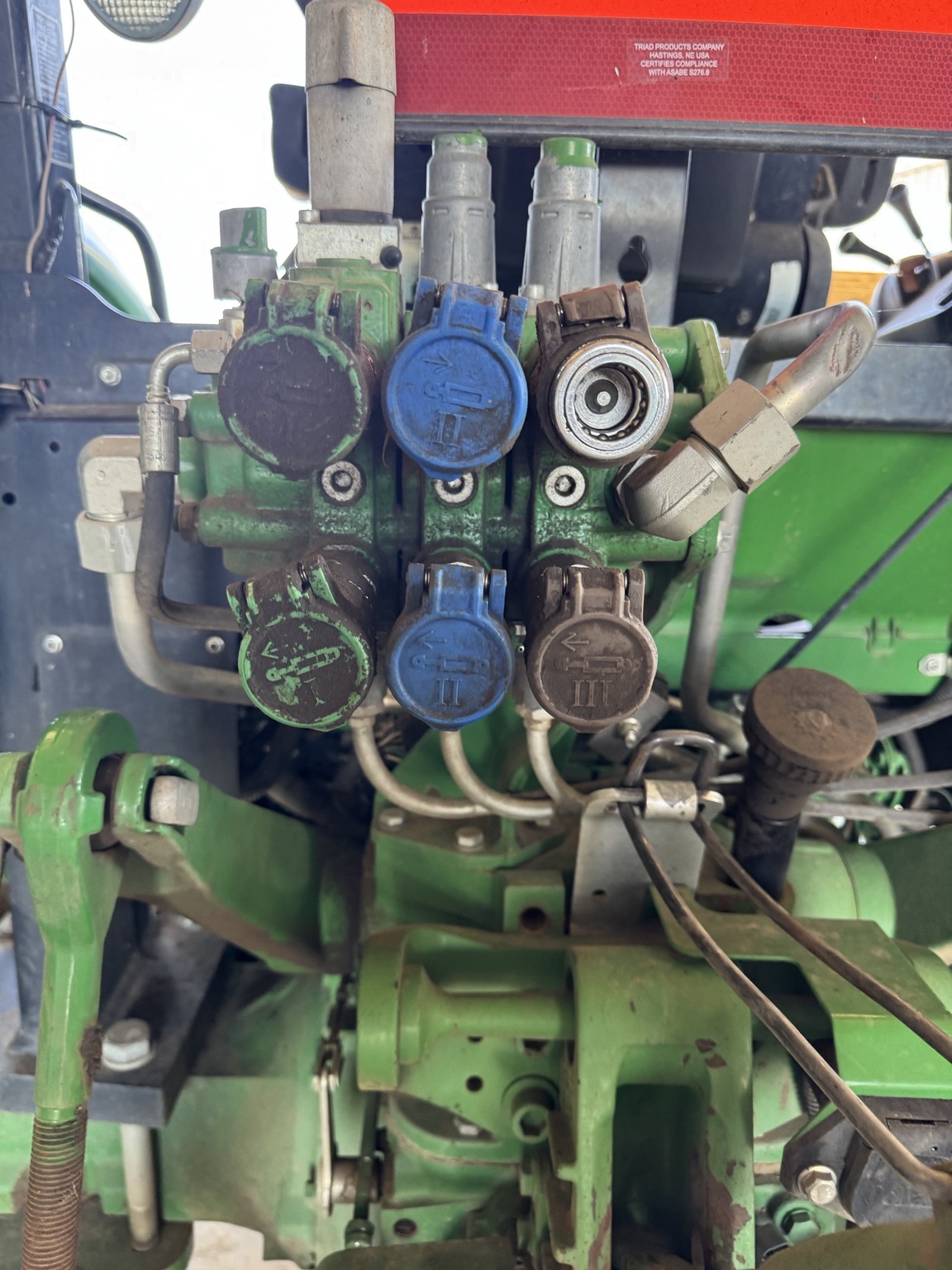 2016 John Deere 5100E Image 12