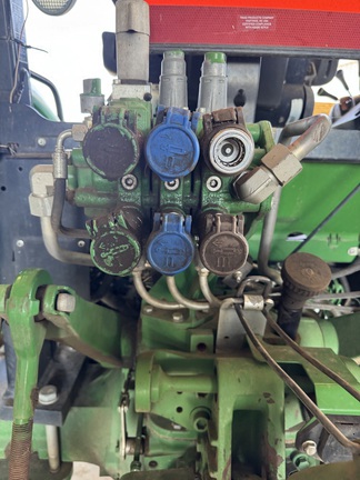 2016 John Deere 5100E