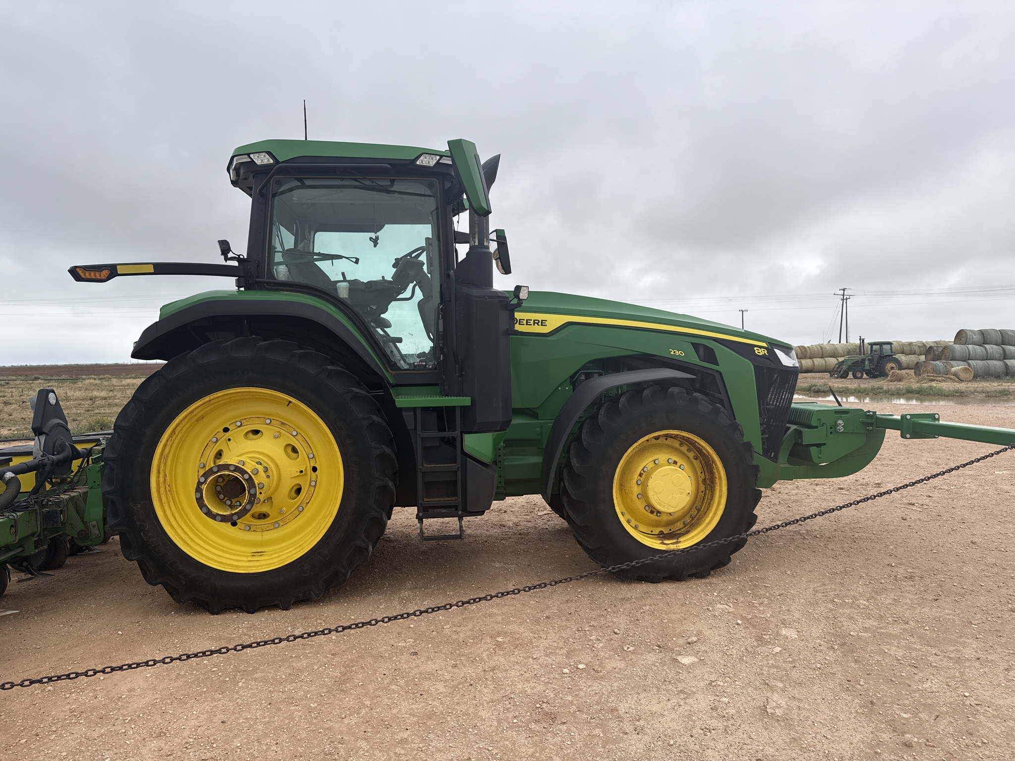 2020 John Deere 8R 230 Image 6
