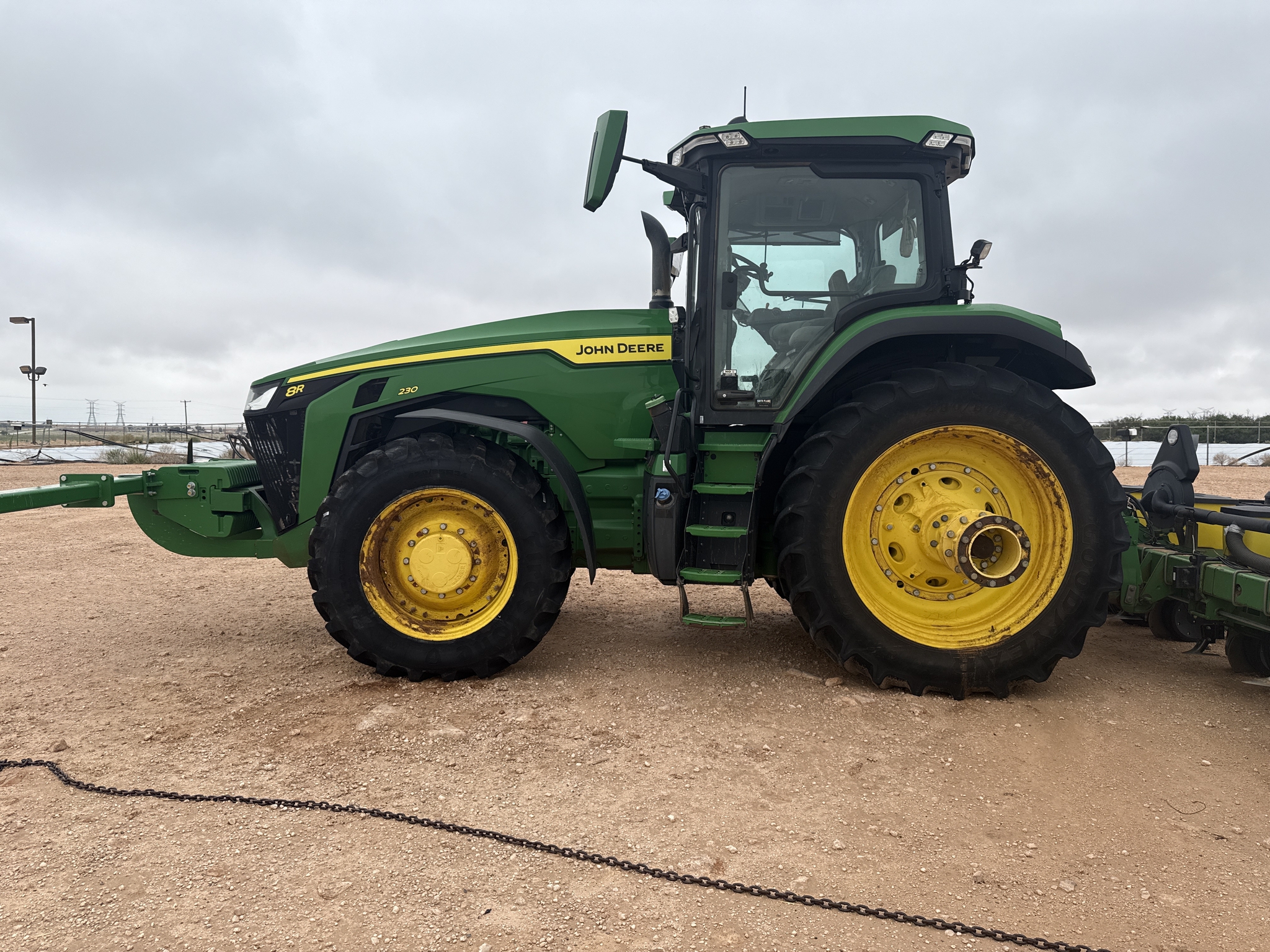 2020 John Deere 8R 230 Image 1