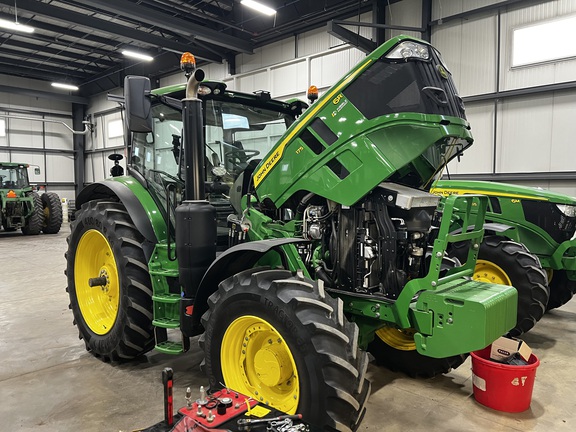  John Deere 6R 175