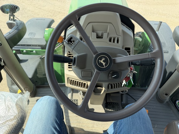 2025 John Deere 6R 175 - Photo29