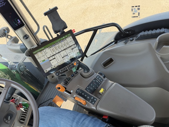 2025 John Deere 6R 175 - Photo32