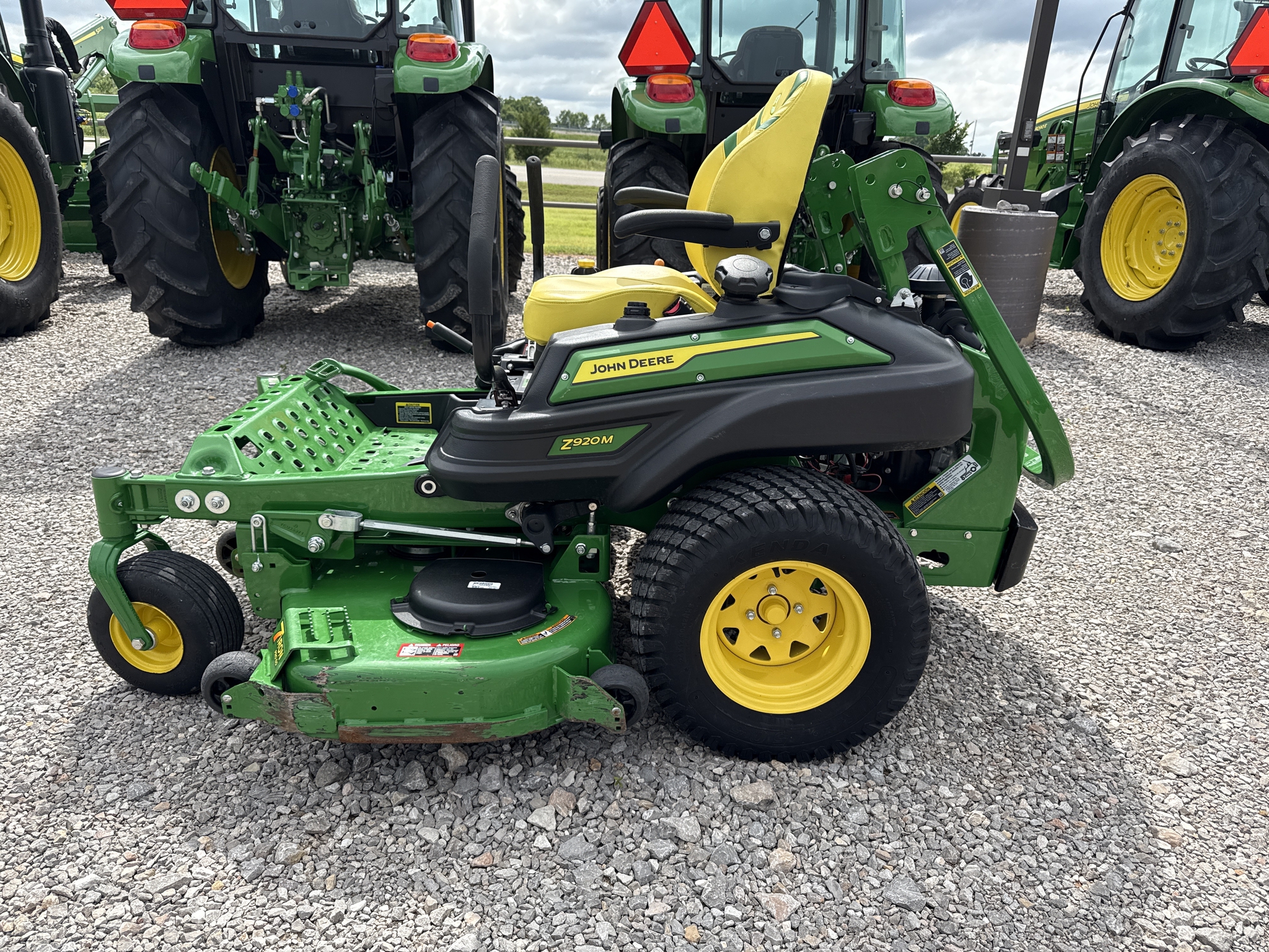 2024 John Deere Z920M Image 1