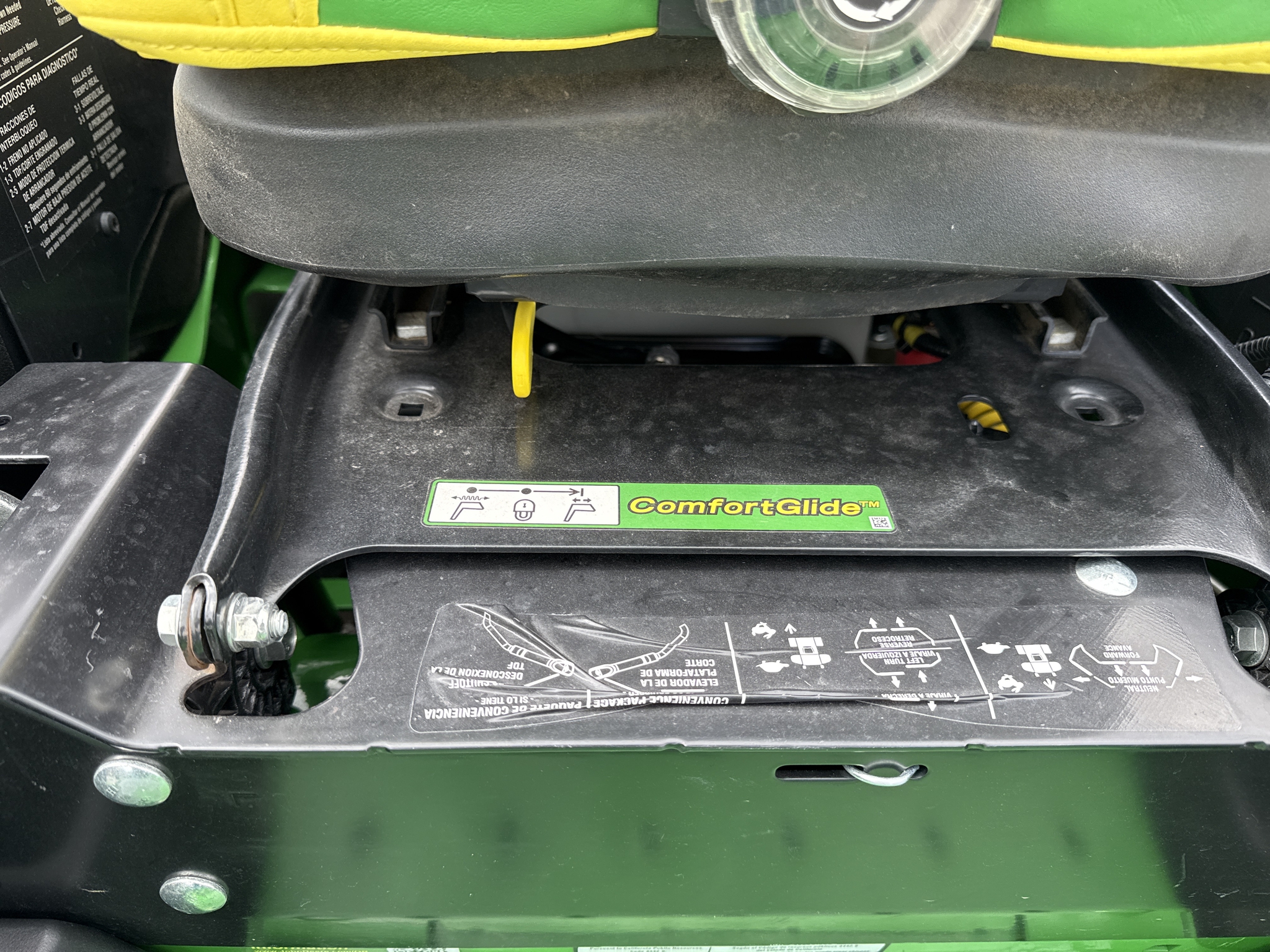 2024 John Deere Z920M Image 17