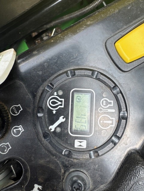 2024 John Deere Z920M Image 14