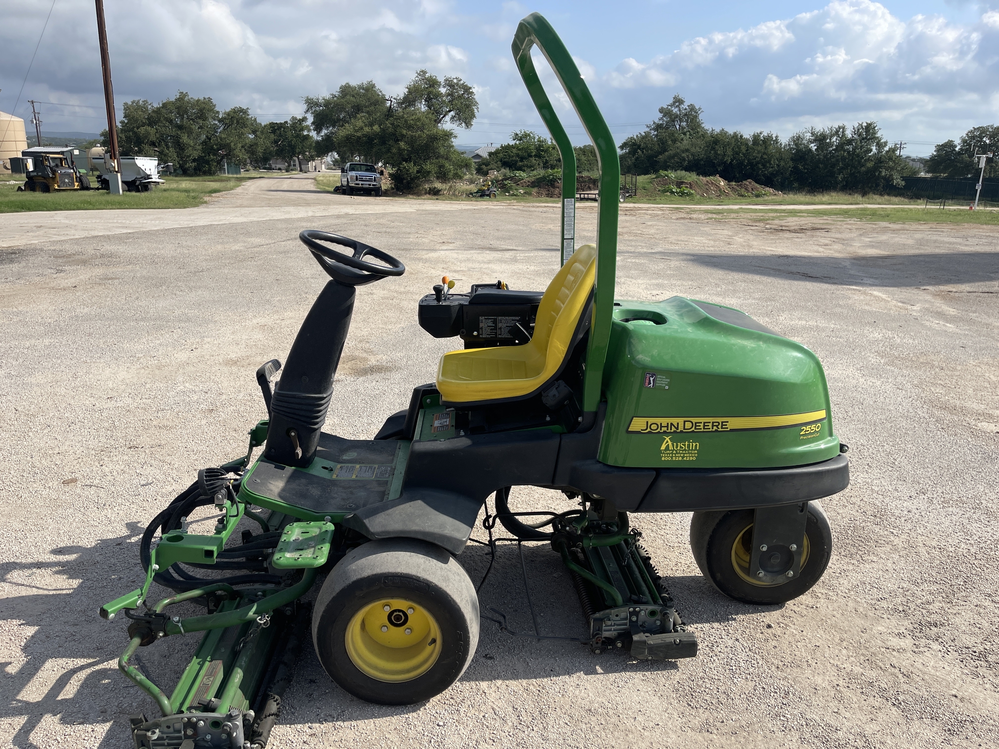 2022 John Deere 2550 Image 1