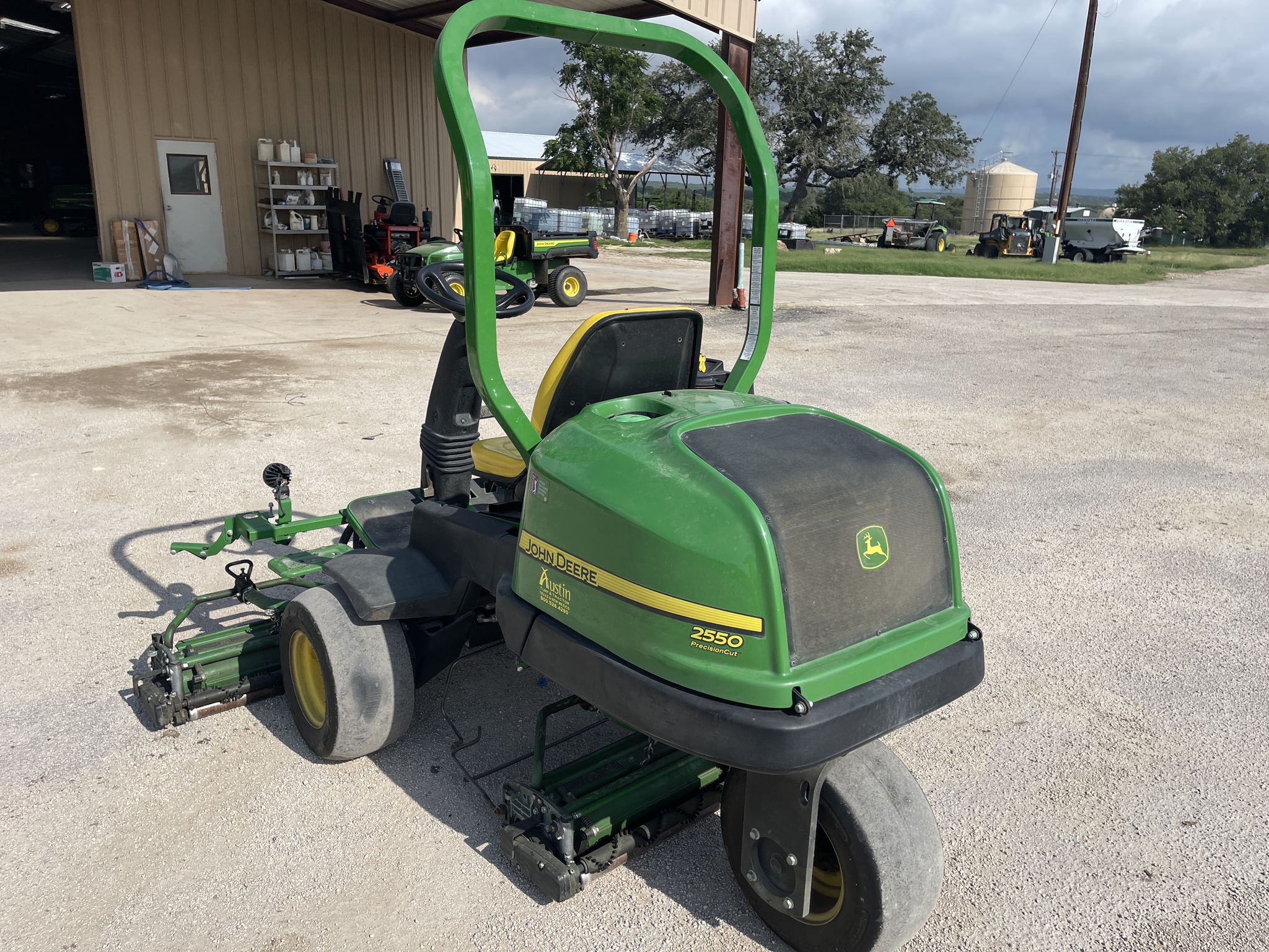 2022 John Deere 2550 Image 9