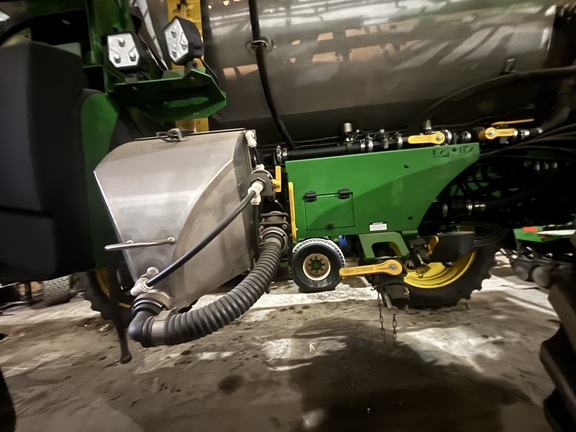 2024 John Deere 616R - Photo9