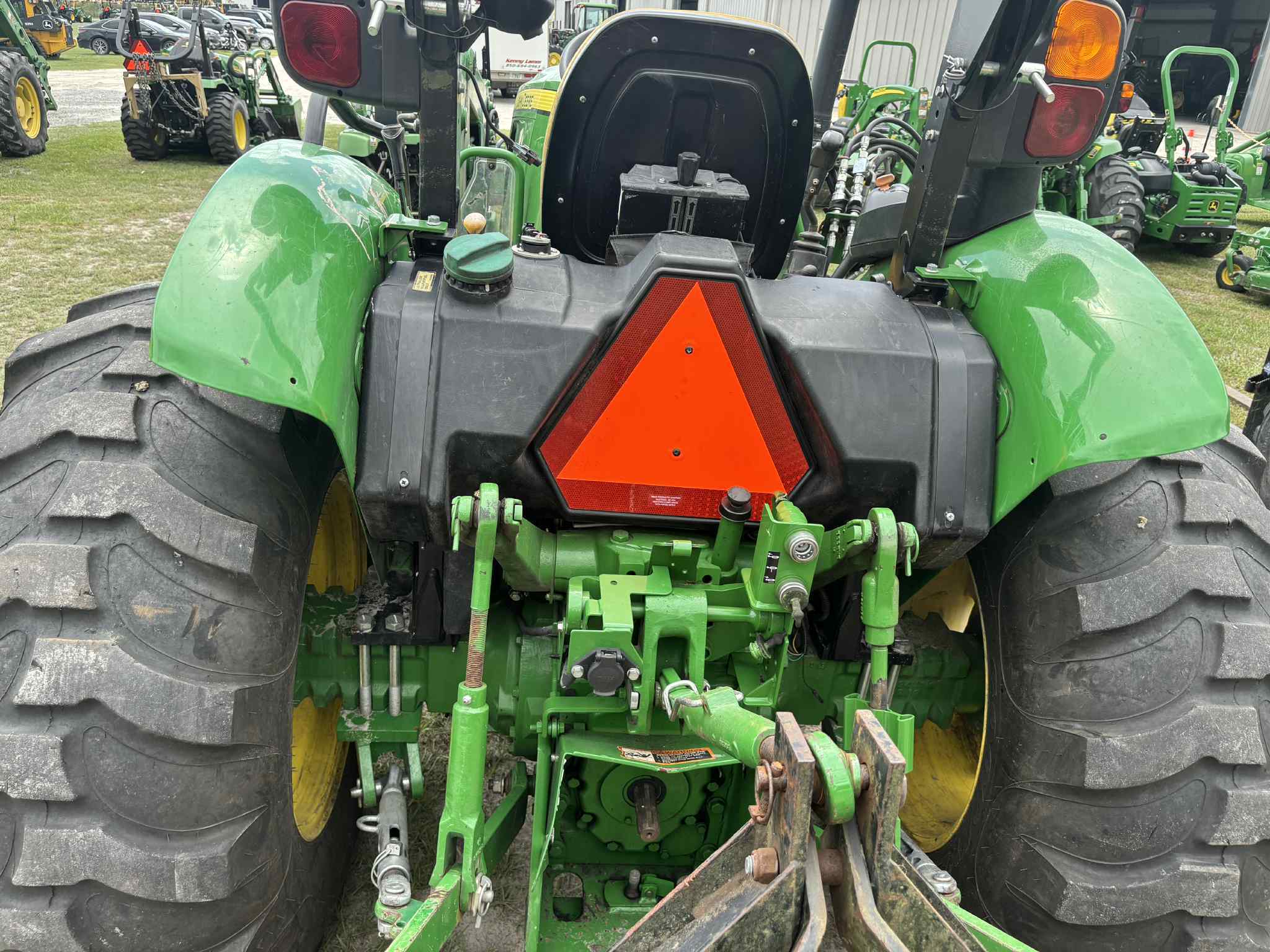 2022 John Deere 5045E Image 3