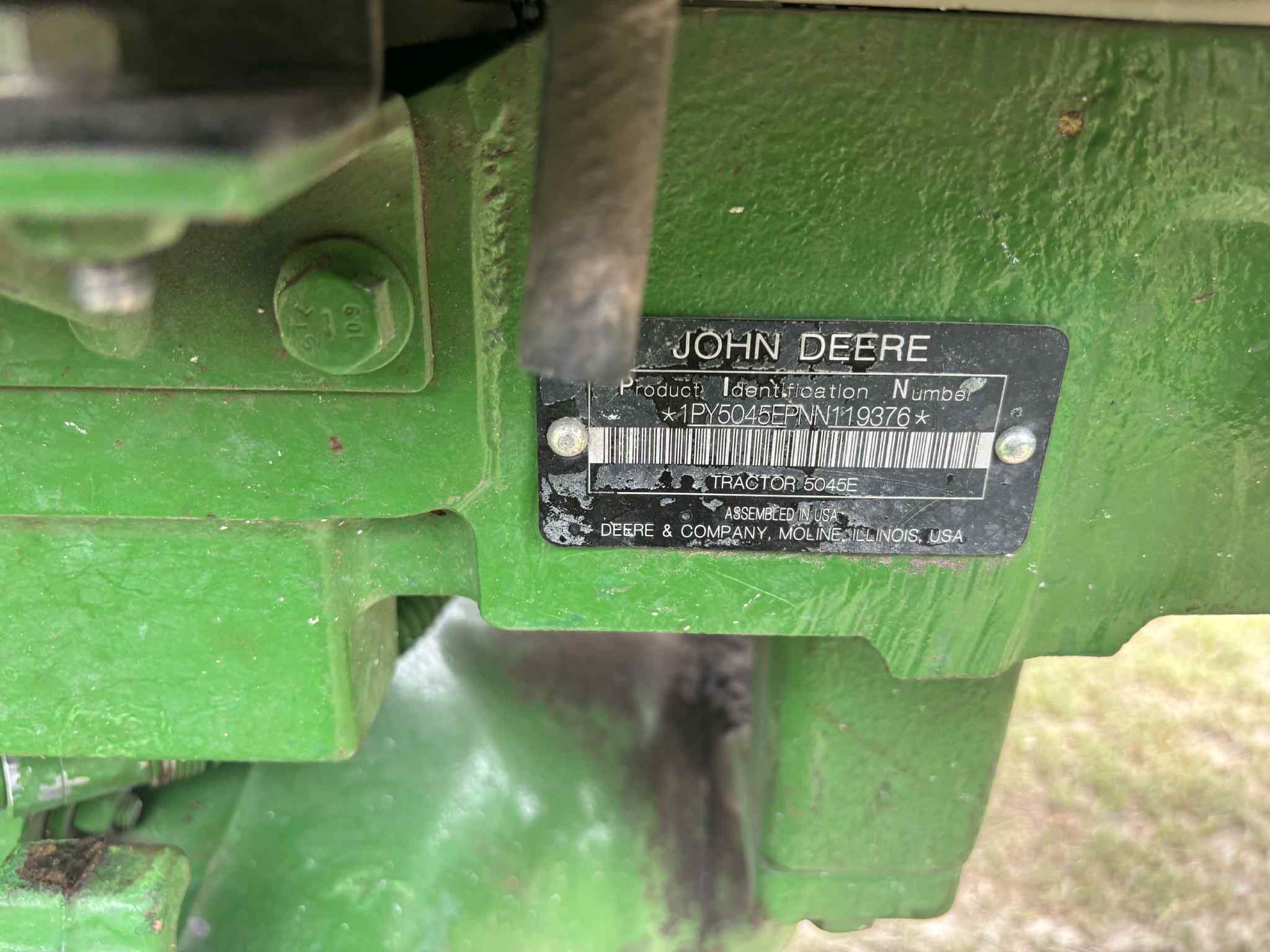 2022 John Deere 5045E Image 6